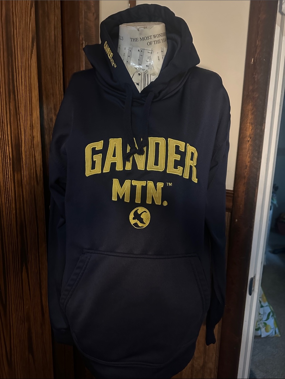 Gander Mountain women’s sweatshirt